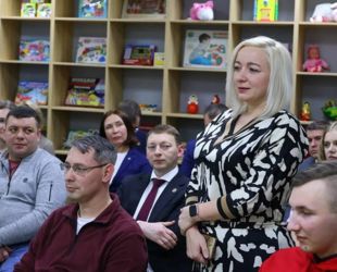 В трёх районах Новгородской области молодым и многодетным семьям будут вручать жилищные сертификаты
