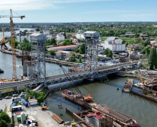 В Калининграде по нацпроекту «Безопасные качественные дороги» продолжается строительство автодорожного моста через Преголю