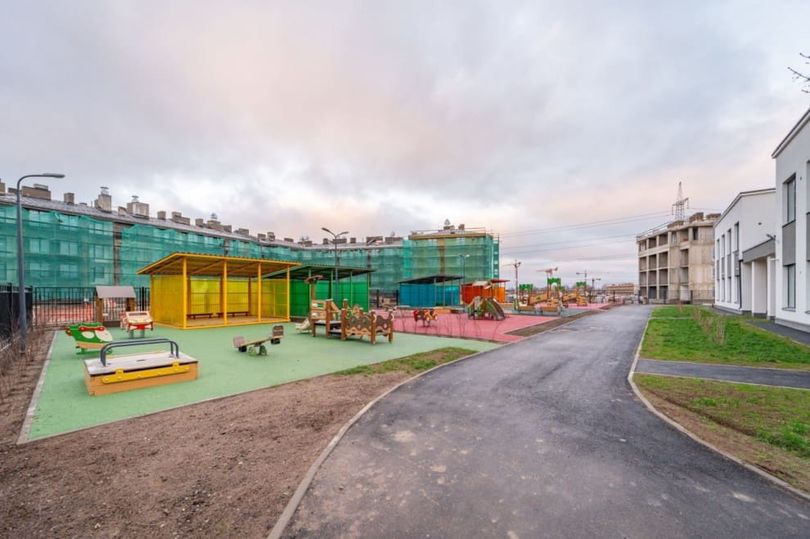 В петербургской Стрельне ввели в эксплуатацию детский сад с бассейном