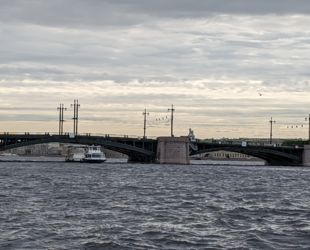Обновленный Биржевой мост вновь в строю