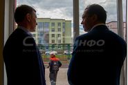 Заместитель председателя правительства Ленобласти Михаил Москвин в пятницу проверил техническую готовность детского сада в Сертолово на 210 мест, возводимого ГК «КВС» в рамках проекта КОТ «Новое Сертолово», Москвин Михаил Иванович, Ярошенко Сергей Дмитрие